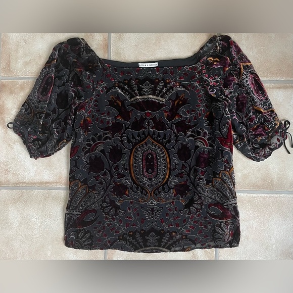 Alice and Olivia Women's Alecia Off Shoulder Top Baroque Burnout Paisley; size M - Picture 1 of 7